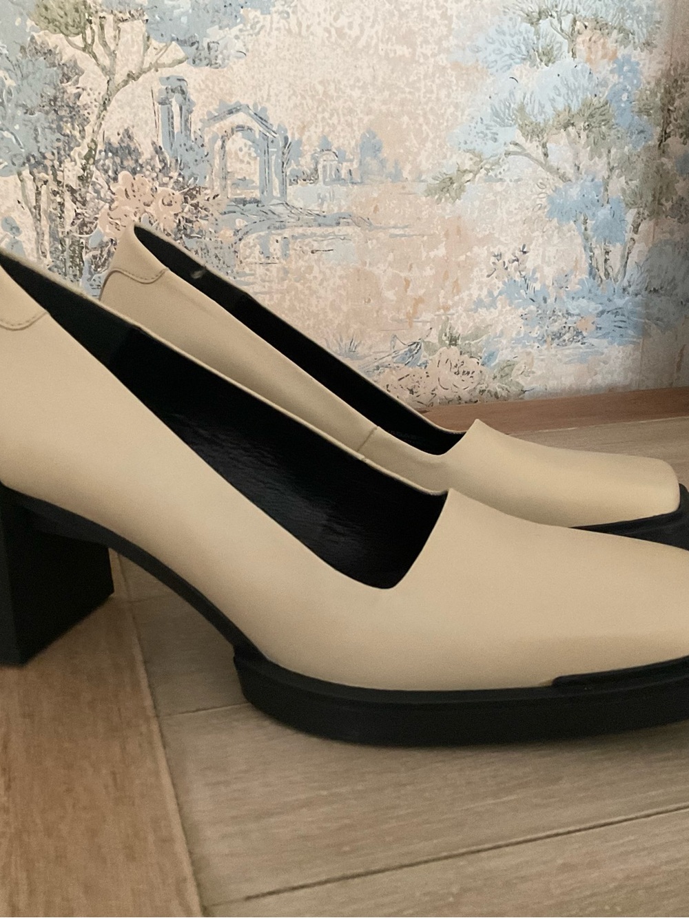 Vagabond Cream Block Heel Pumps with Black Sole